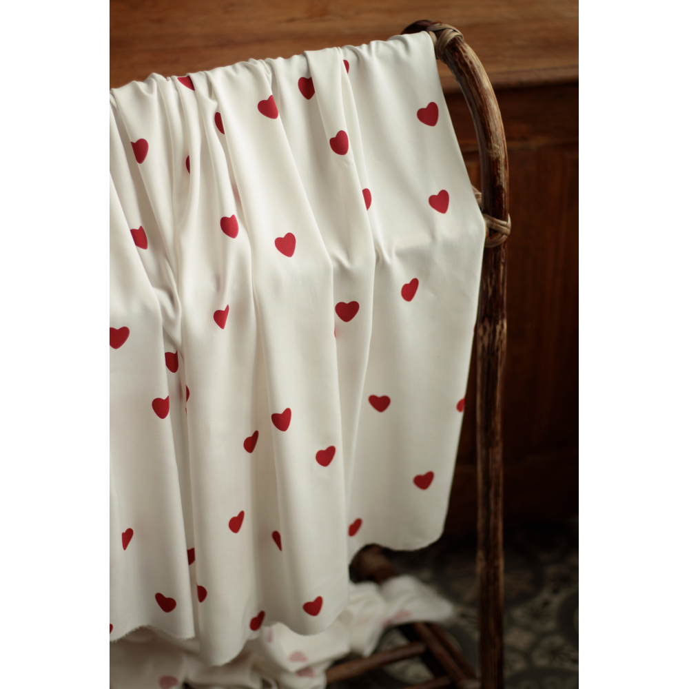 Manou - Viscose blanc cassé imprimée coeurs rouges Batikou - 6