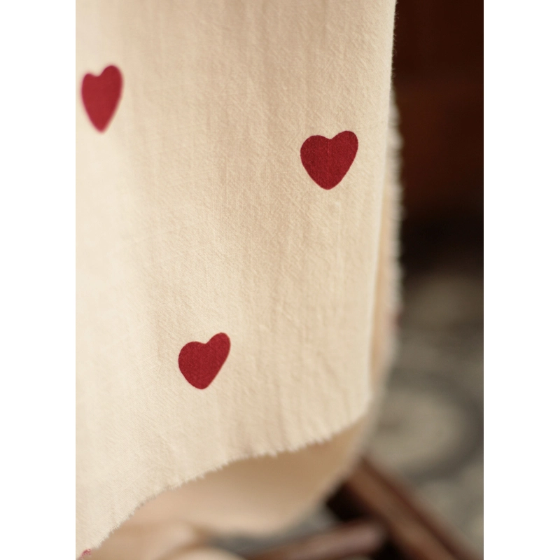 Manou - Coton lavé bio coloris vanille motif coeurs rouges Batikou - 4