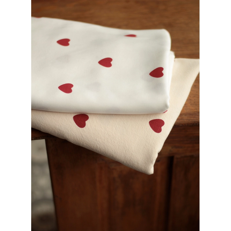 Manou - Coton lavé bio coloris vanille motif coeurs rouges Batikou - 22