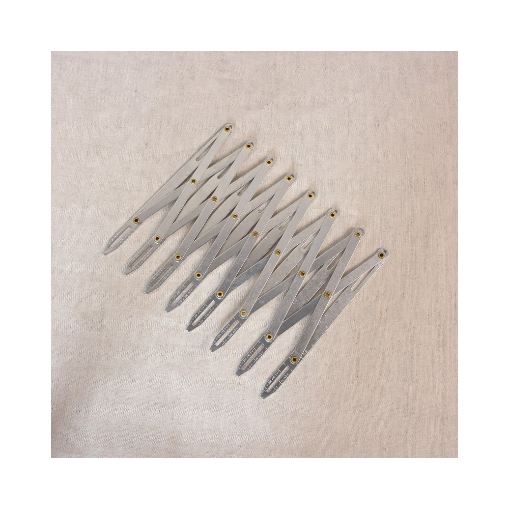 Règle pour boutonnières en métal / Aide à la couture