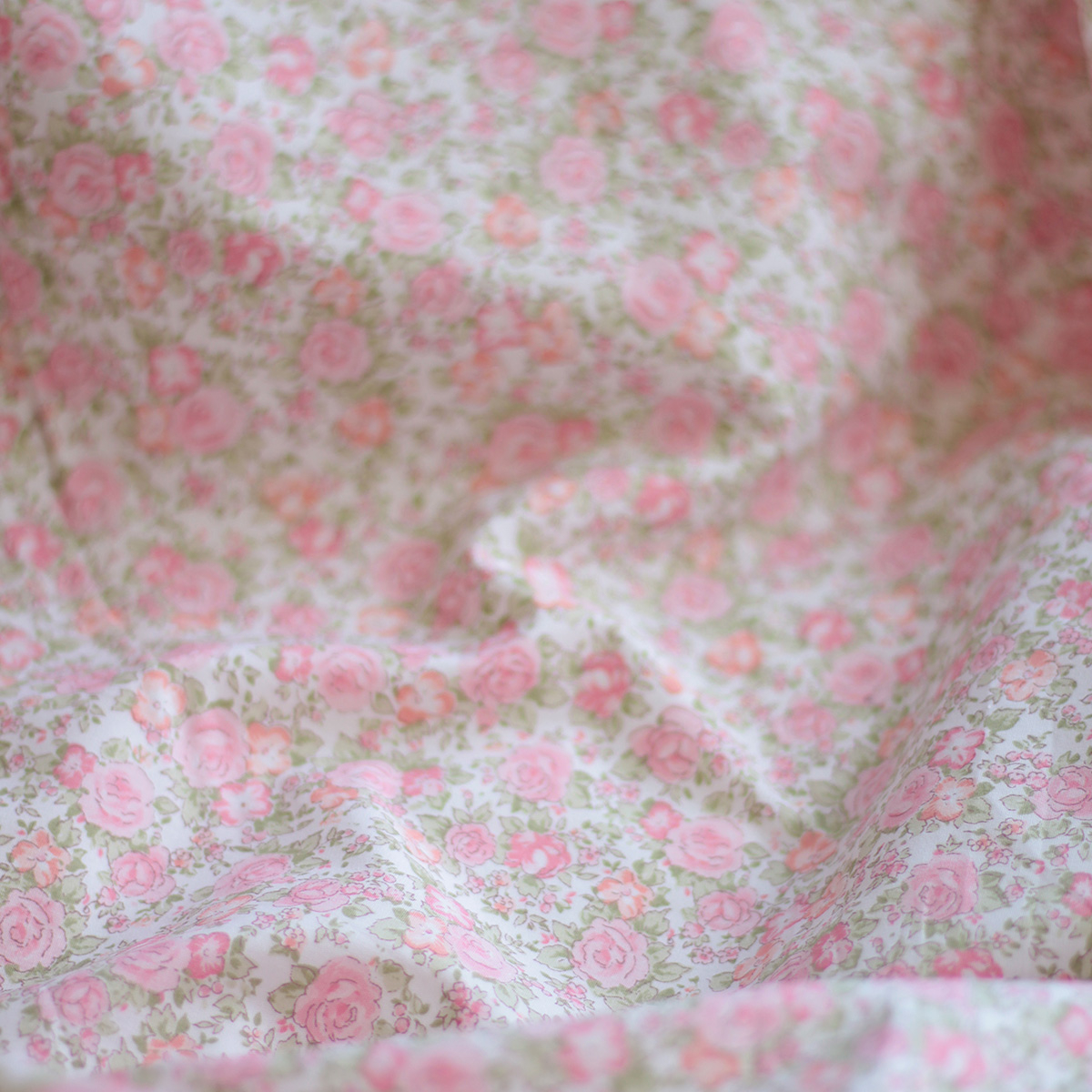 Abigael - Popeline de coton BIO imprimé fleurs rose fluo