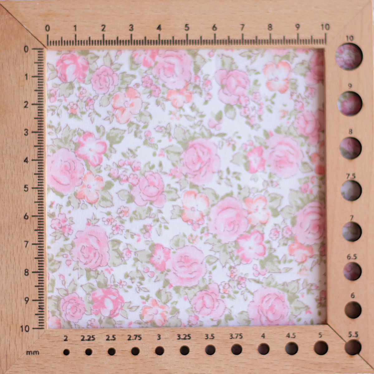 Abigael - Popeline de coton BIO imprimé fleurs rose fluo