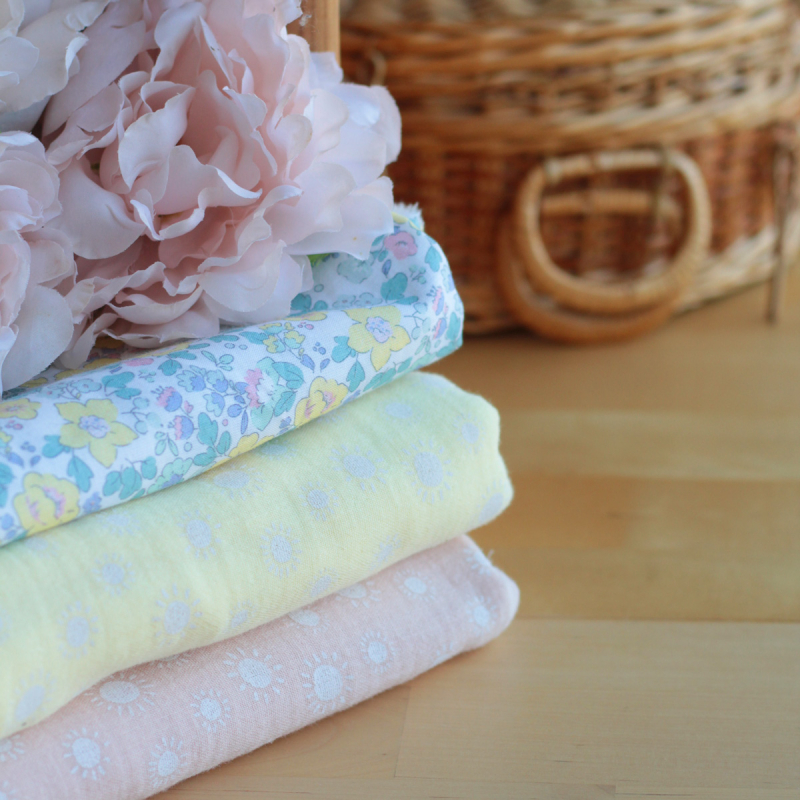 copy of Priya - Double gaze de coton coloris fond magenta fleuri façon hand block