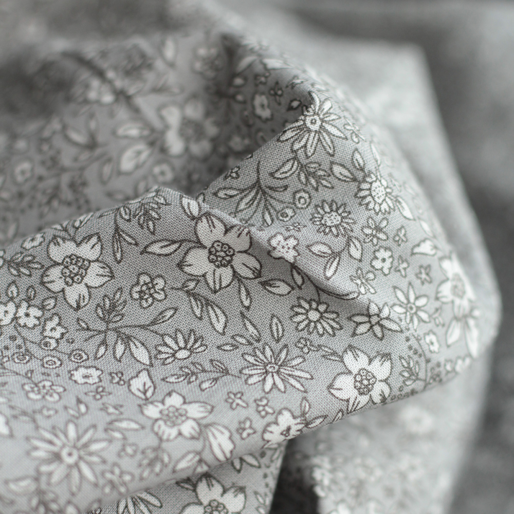 copy of Carmen - Batiste de coton bio SILKYNE à imprimé fleuri fond corail