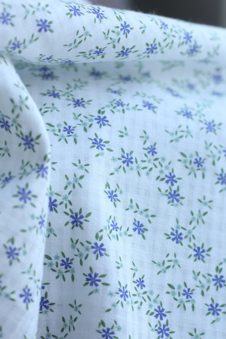 copy of Erika - Seersucker / Coton gaufré doux fond écureuil motif fleuri