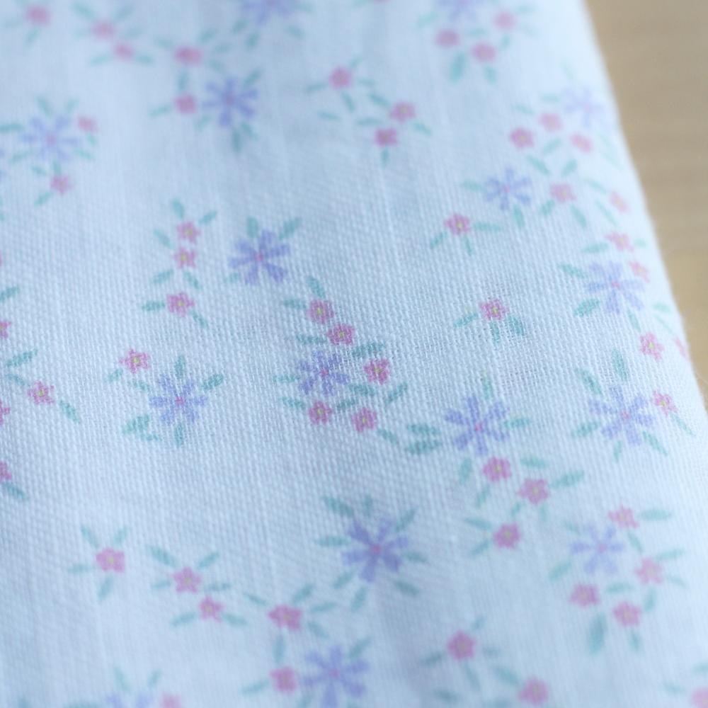 copy of Priscille - Seersucker / Coton gaufré doux fond blanc motif fleuri bleu