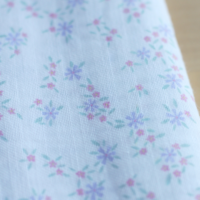 copy of Priscille - Seersucker / Coton gaufré doux fond blanc motif fleuri bleu