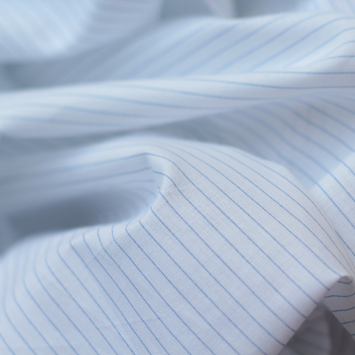 copy of Batiste de coton SILKYNE imprimé petits carreaux bleus