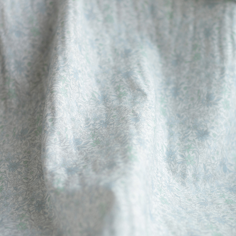 copy of Kezia - Batiste de coton douce à imprimé fleuri bleu