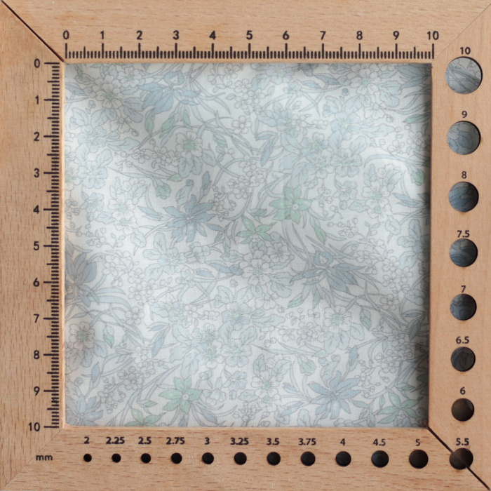 copy of Kezia - Batiste de coton douce à imprimé fleuri bleu