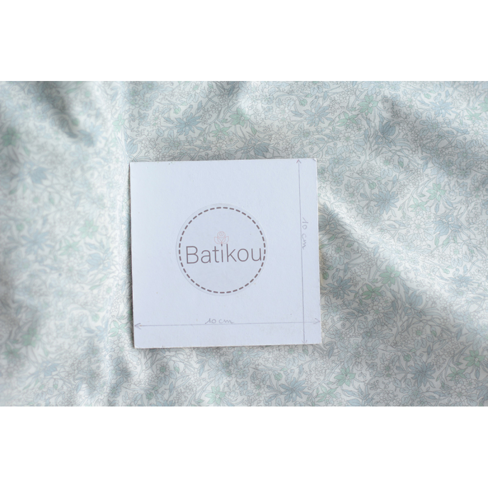 copy of Kezia - Batiste de coton douce à imprimé fleuri bleu