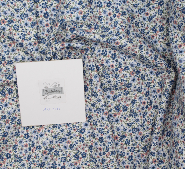 Tissu twill de coton organique imprimé fleuri