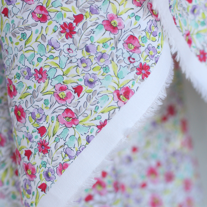 copy of Rita - Batiste de coton bio SILKYNE à imprimé fleuri bleu et vert