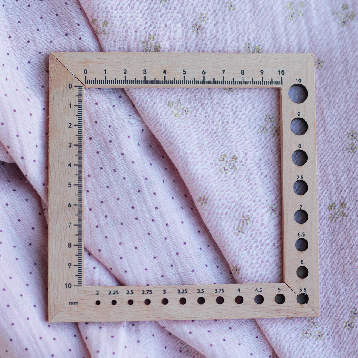 copy of Cherry - Double gaze de coton double face coloris blanc cerises et quadrillage bleu copy of Cherry - Double gaze de coton double face coloris blanc cerises et quadrillage bleu
