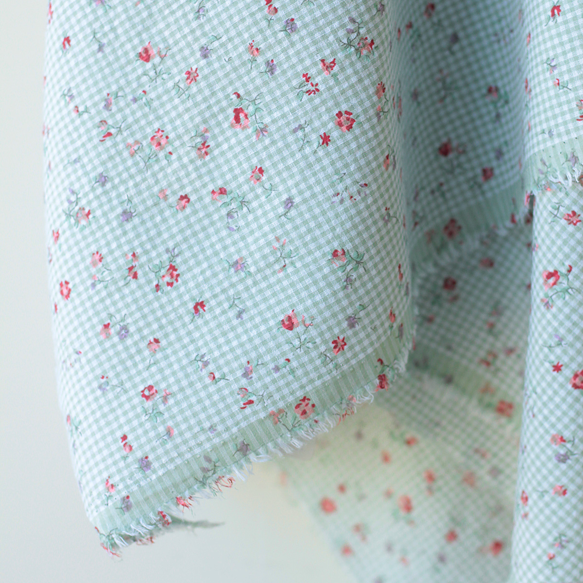 copy of Seersucker / Coton gaufré vichy mini 2mm beige à motif fleuri