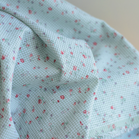 copy of Seersucker / Coton gaufré vichy mini 2mm beige à motif fleuri copy of Seersucker / Coton gaufré vichy mini 2mm beige à motif fleuri