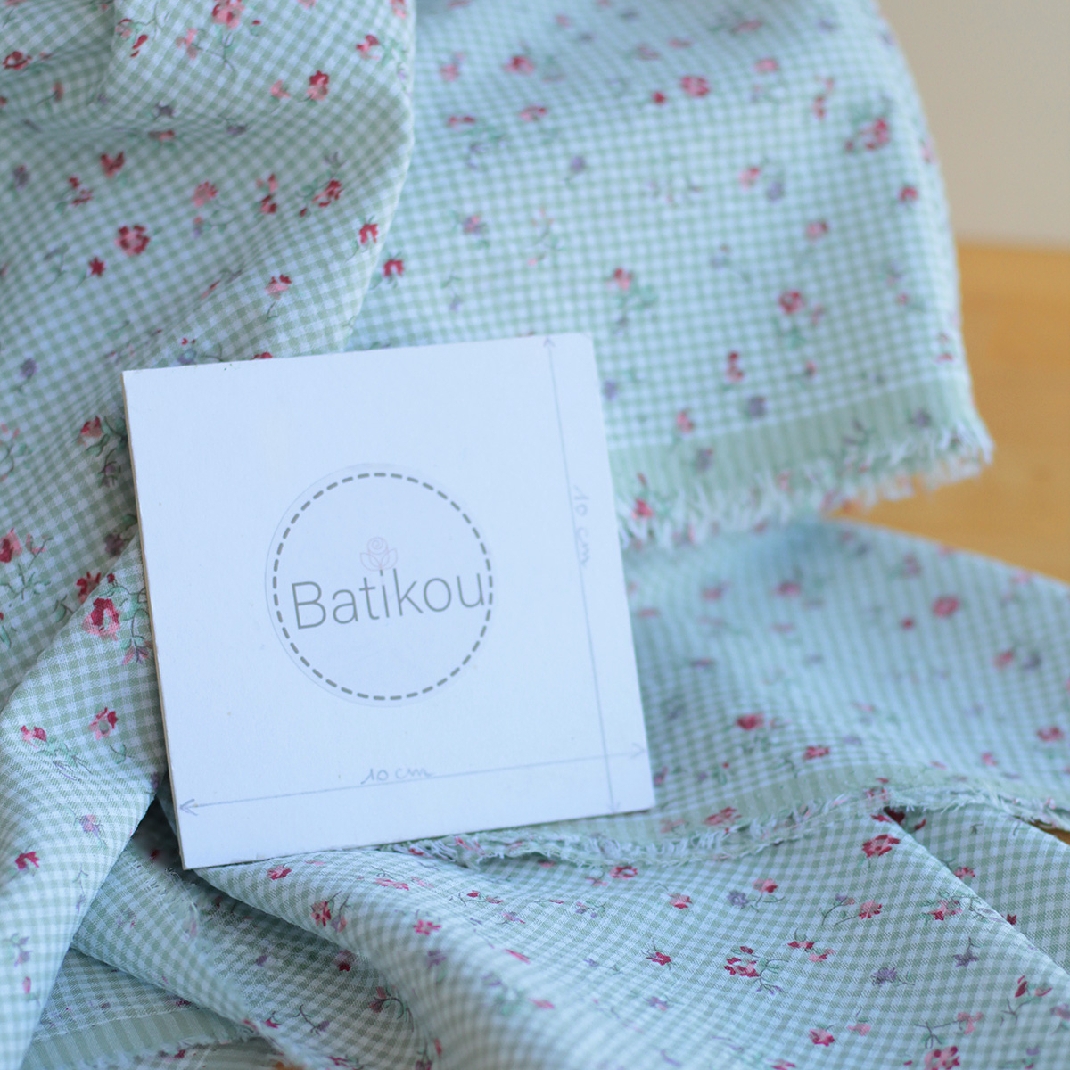 copy of Seersucker / Coton gaufré vichy mini 2mm beige à motif fleuri