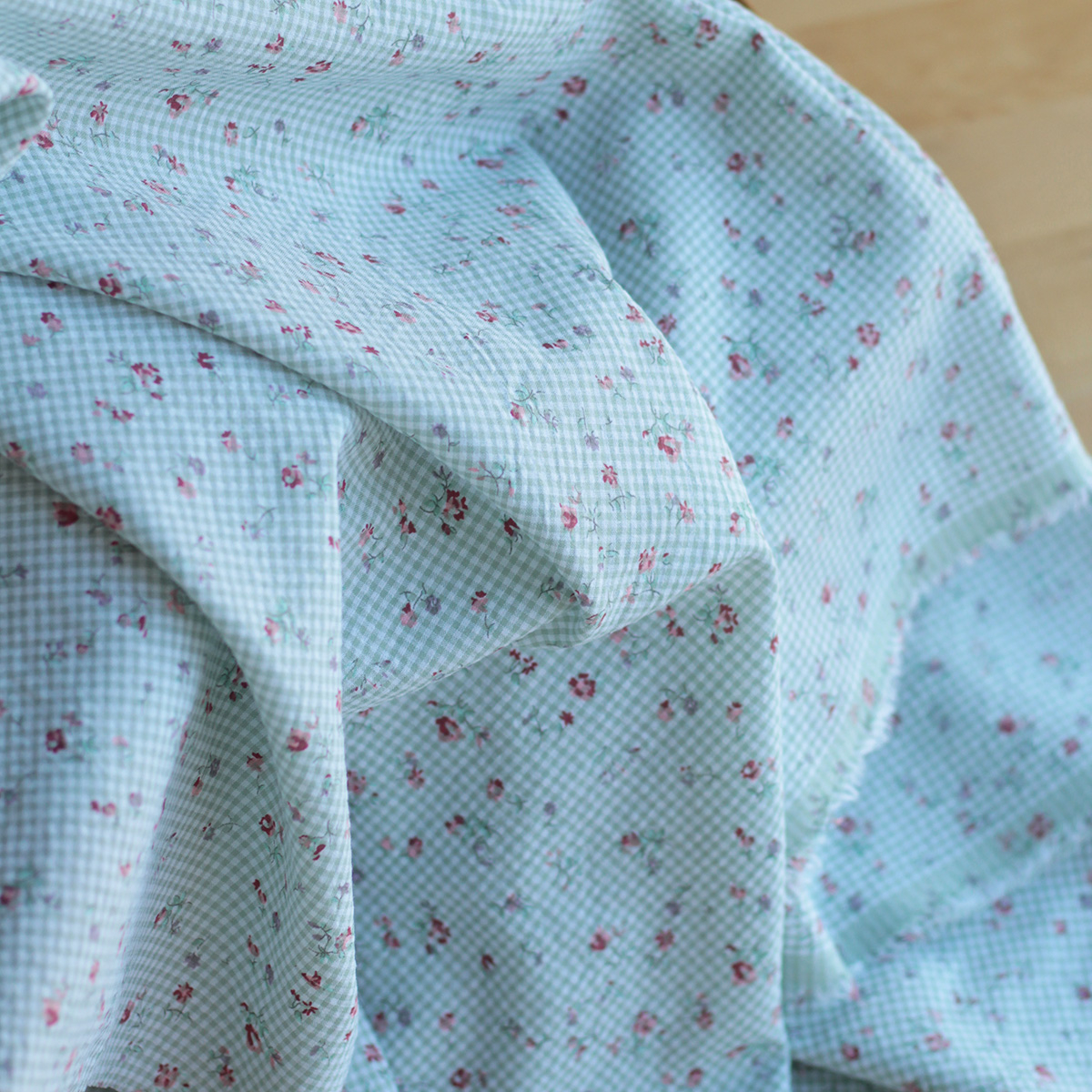 copy of Seersucker / Coton gaufré vichy mini 2mm beige à motif fleuri