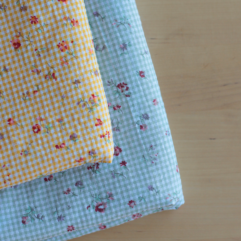 copy of Seersucker / Coton gaufré vichy mini 2mm beige à motif fleuri