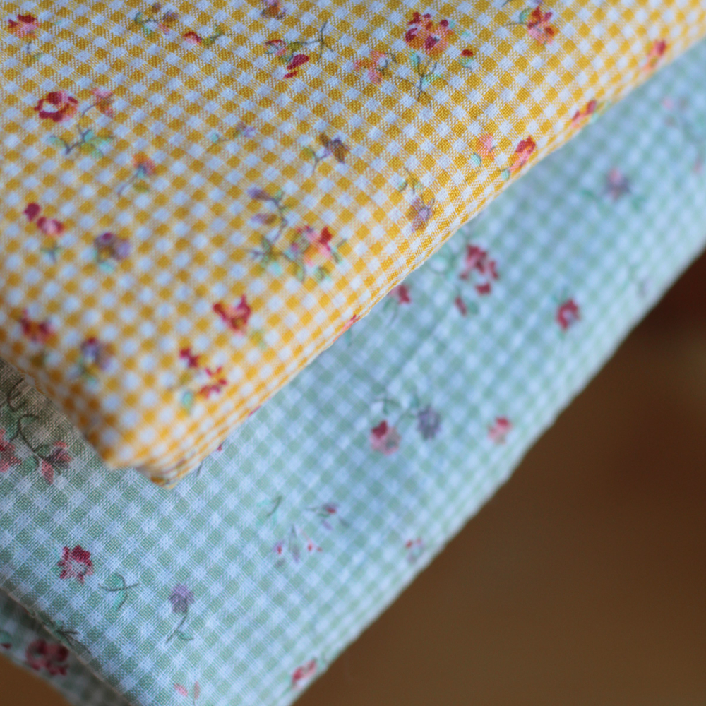 copy of Seersucker / Coton gaufré vichy mini 2mm beige à motif fleuri