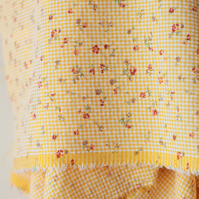 copy of Adelaïde - Seersucker / Coton gaufré vichy mini 2mm vert amande à motif fleuri