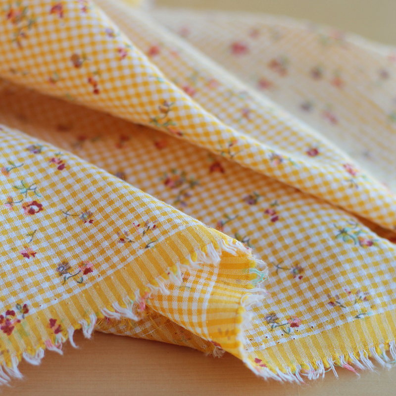 copy of Adelaïde - Seersucker / Coton gaufré vichy mini 2mm vert amande à motif fleuri