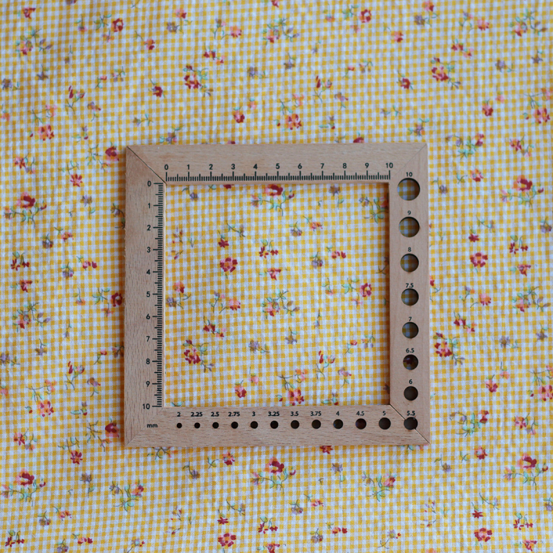 copy of Adelaïde - Seersucker / Coton gaufré vichy mini 2mm vert amande à motif fleuri