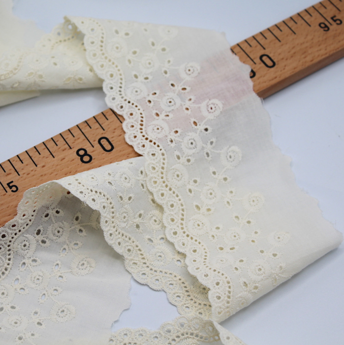 Galon coton broderie anglaise brodé 75mm x 1m écru