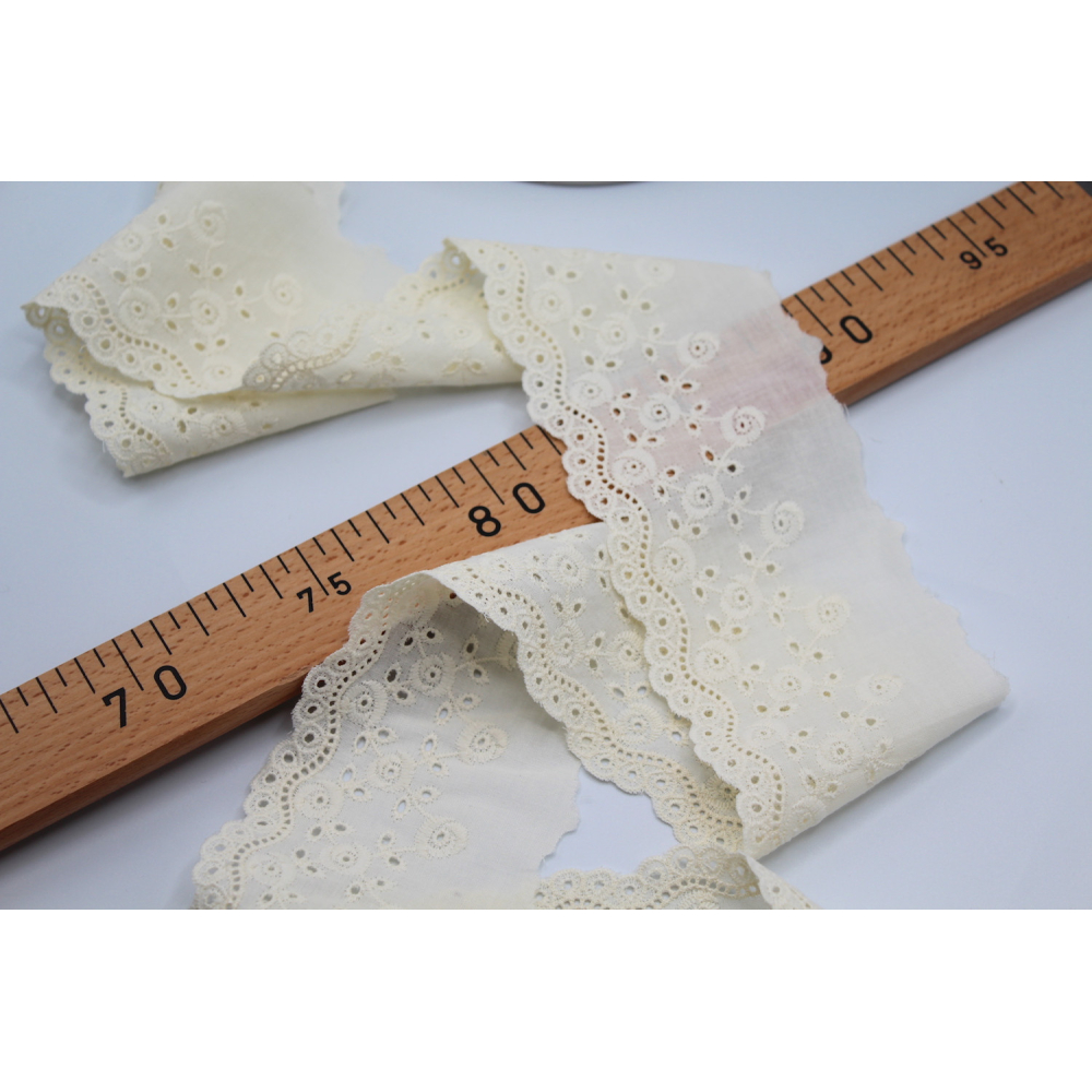 Galon coton broderie anglaise brodé 75mm x 1m écru