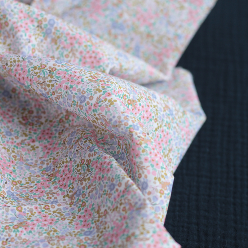 copy of Elinor - Batiste de coton bio SILKYNE à imprimé fleuri vitaminé