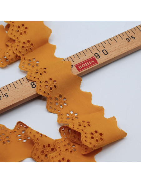 Galon coton broderie anglaise 50mm x 1m moutarde