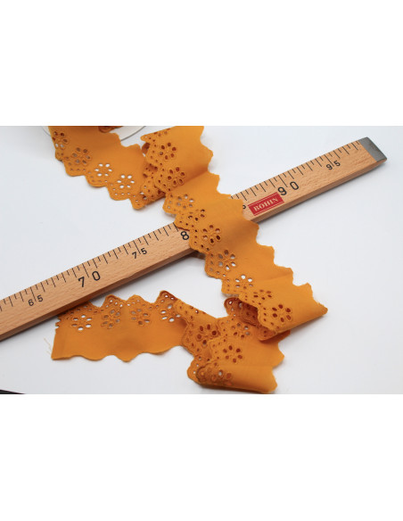 Galon coton broderie anglaise 50mm x 1m moutarde