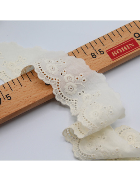 Galon coton broderie anglaise brodé écru 45mm x 1m