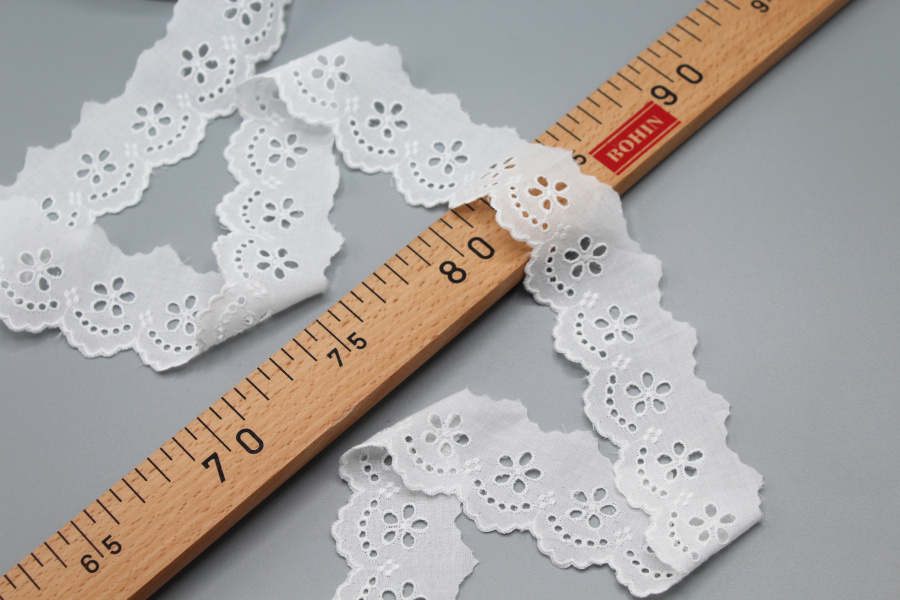 Galon coton broderie anglaise brodé 40mm x 1m 2