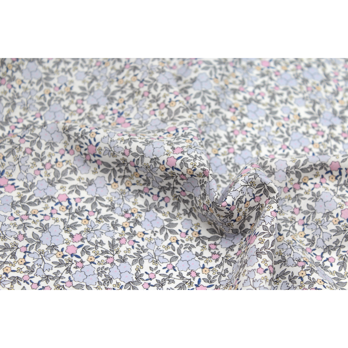 Batiste de coton SILKYNE imprimé fleuri Batiste de coton SILKYNE imprimé fleuri