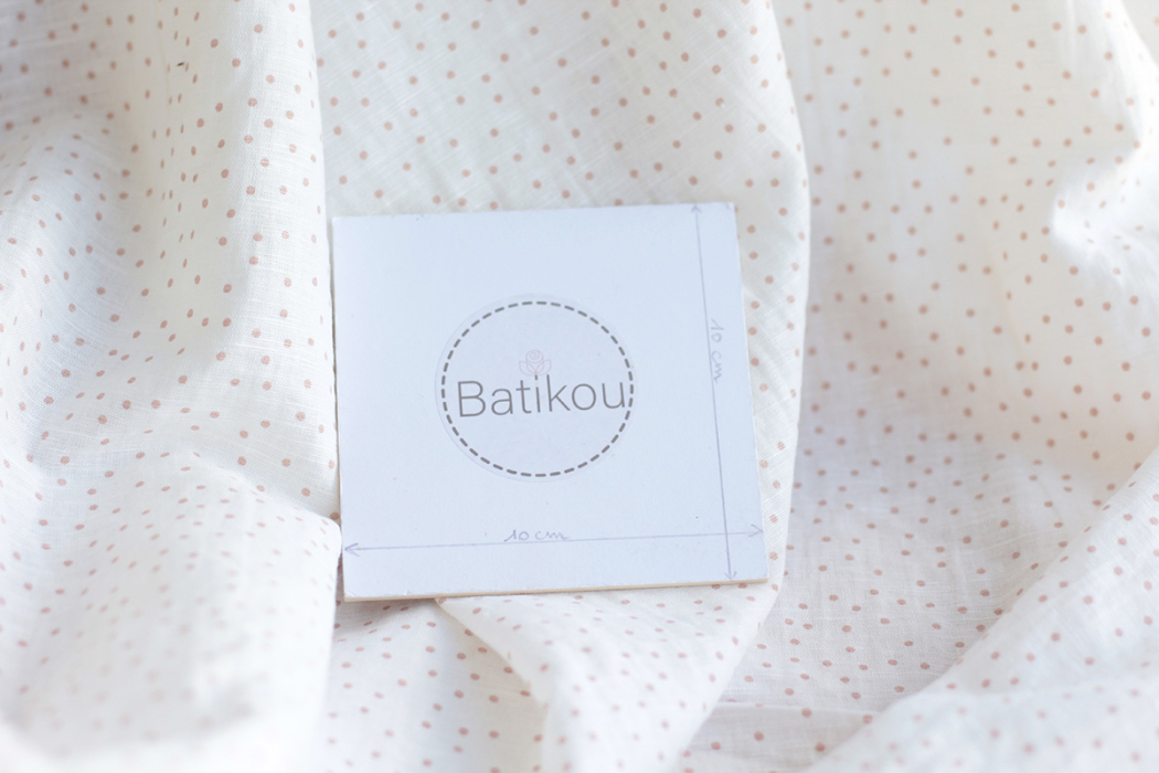 copy of Tissu lin coton lavé fond blanc lait à pois bleu orage