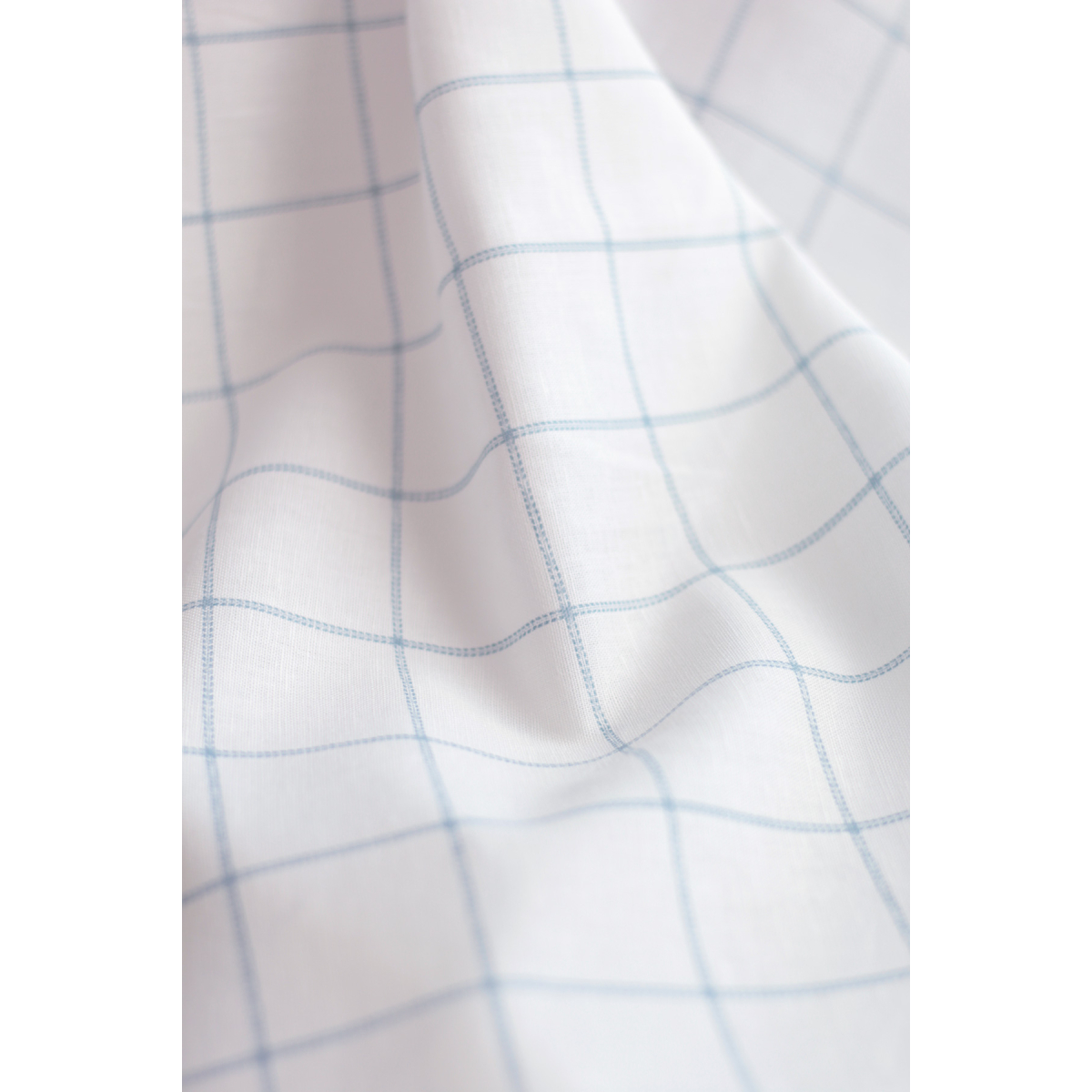 Tissu lin coton fond blanc lait quadrillage bleu horizon