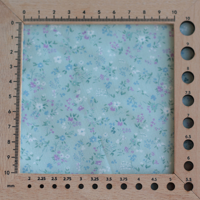 Ingrid - Popeline de coton BIO imprimé fleuri fond celadon