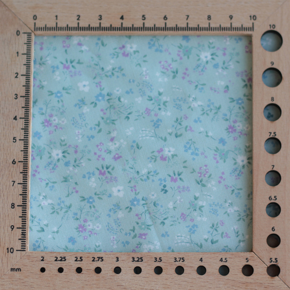 Ingrid - Popeline de coton BIO imprimé fleuri fond celadon