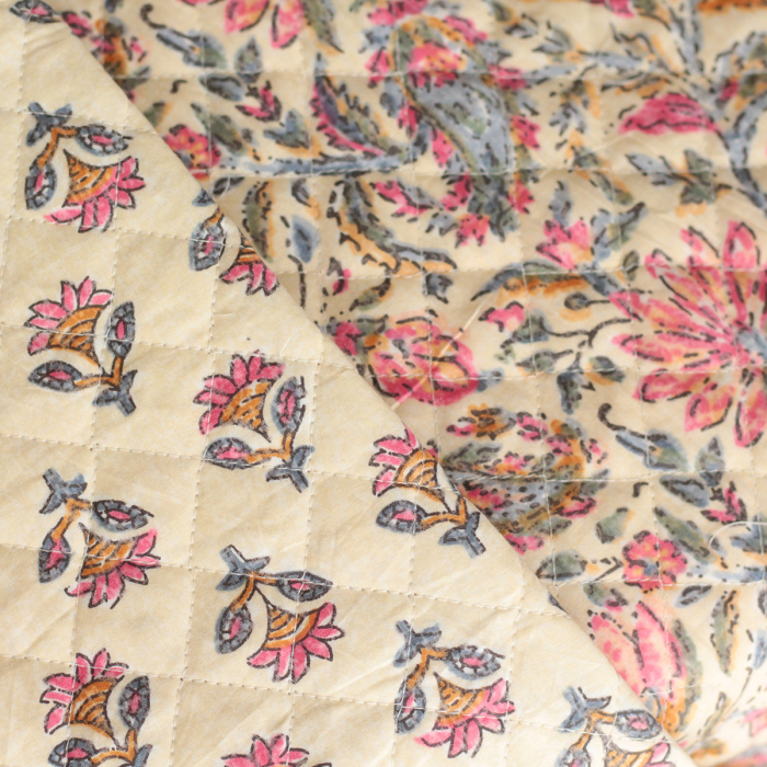 Tissu indien matelassé double face Misha écru rose quadrillage en carrés