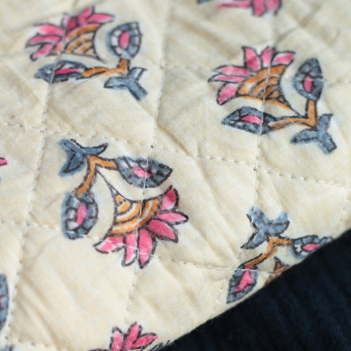 Misha - Tissu indien matelassé double face hand block écru et rose