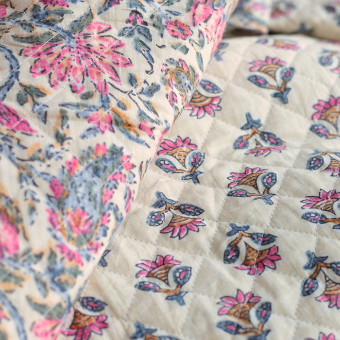Misha - Tissu indien matelassé double face hand block écru et rose