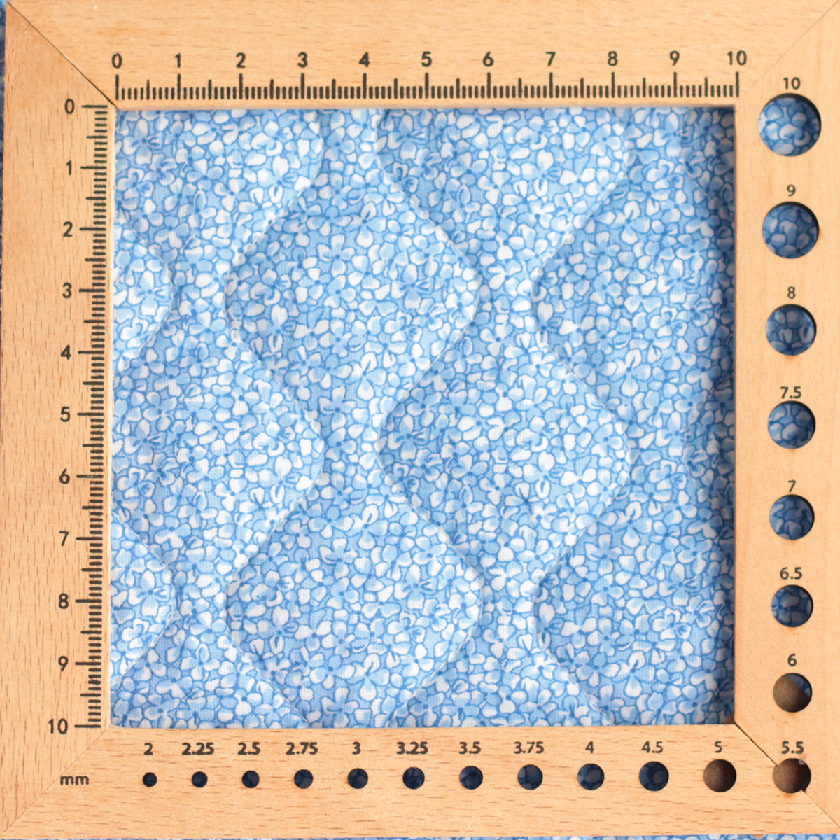 copy of Tissu matelassé coton chiné à rayures bleu nuage / écru