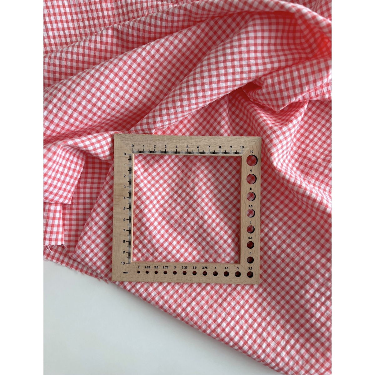 Seersucker / Coton gaufré vichy mini 3mm corail / blanc