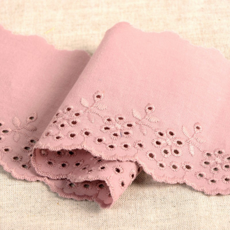 Galon coton broderie anglaise 95mm x 1m vieux rose Galon coton broderie anglaise 95mm x 1m vieux rose