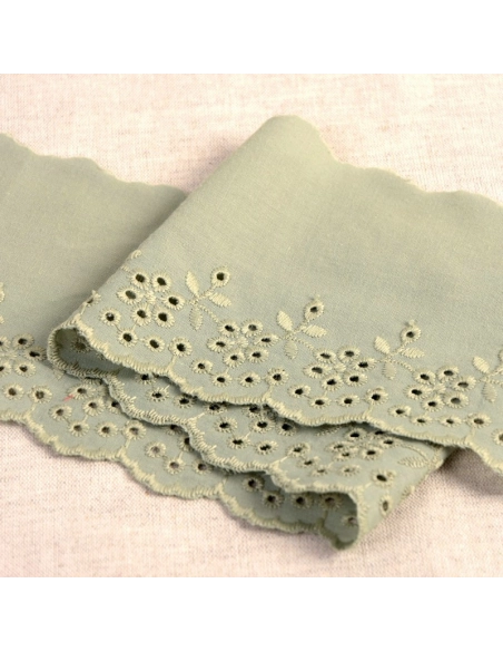 Galon coton broderie anglaise 95mm x 1m vert amande