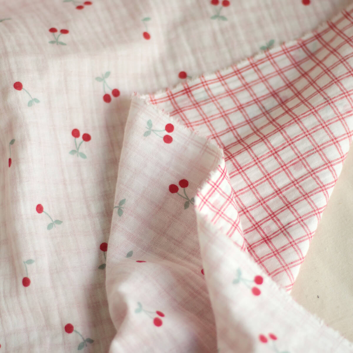 copy of Cherry - Double gaze de coton double face coloris blanc cerises et quadrillage bleu