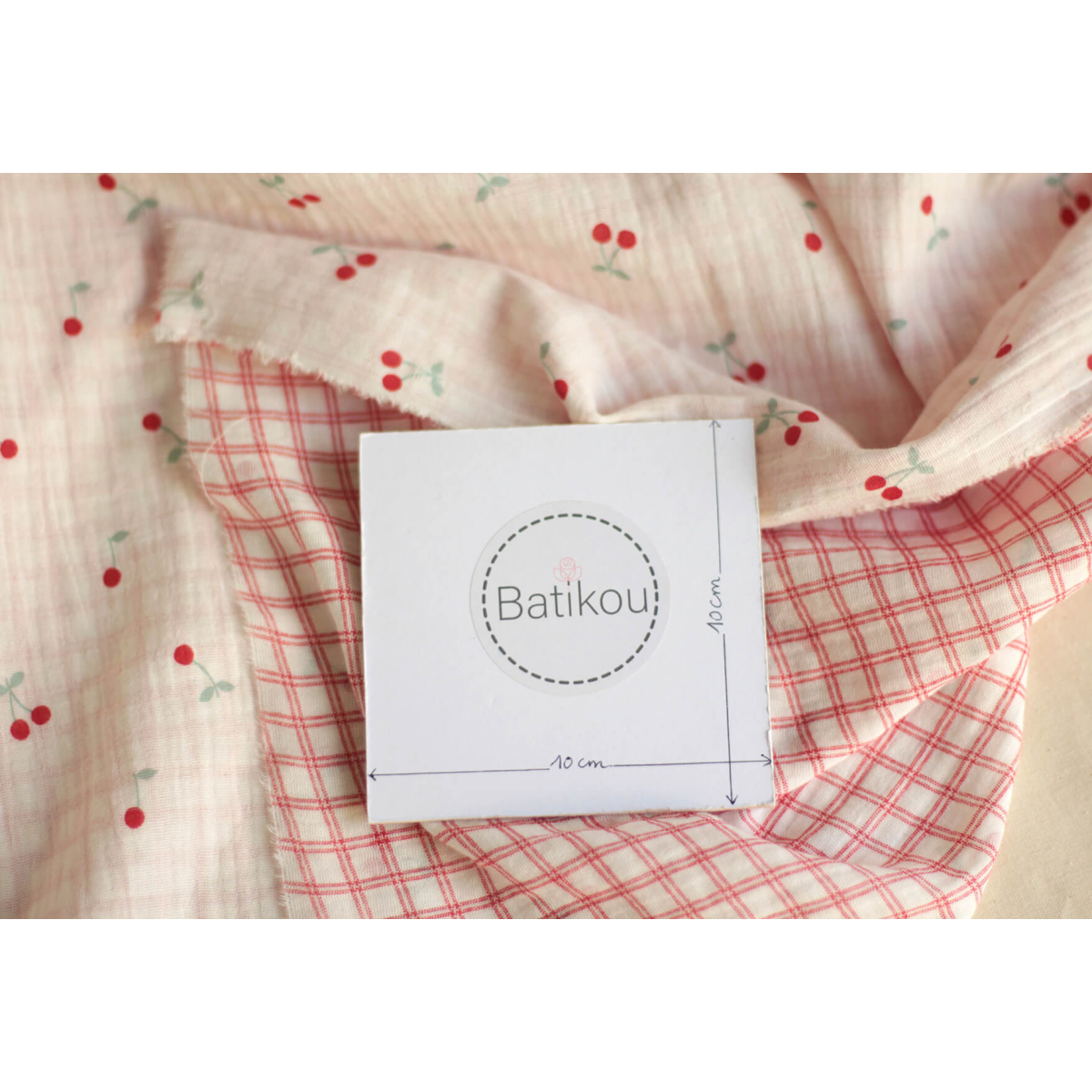 copy of Cherry - Double gaze de coton double face coloris blanc cerises et quadrillage bleu copy of Cherry - Double gaze de coton double face coloris blanc cerises et quadrillage bleu