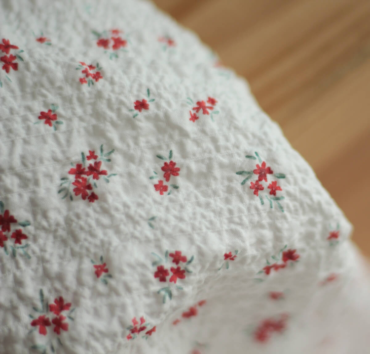 copy of Pauline - Tissu coton texturé gaufré fleuri bleu et vert