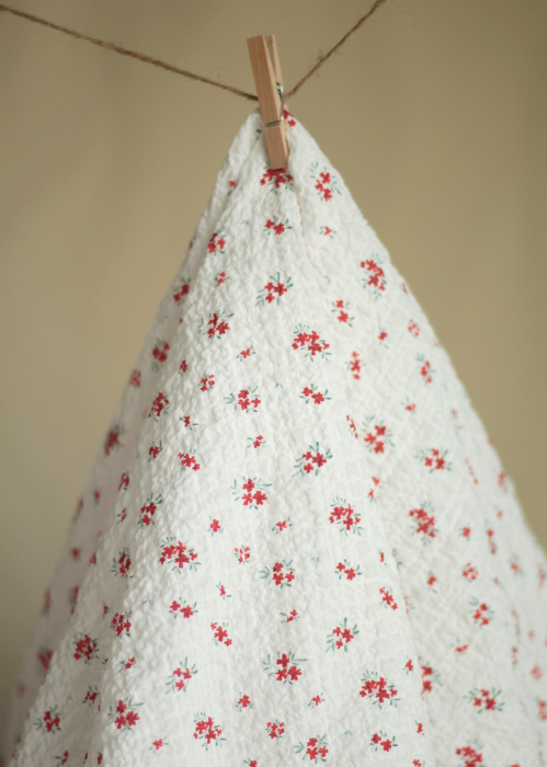 copy of Pauline - Tissu coton texturé gaufré fleuri bleu et vert